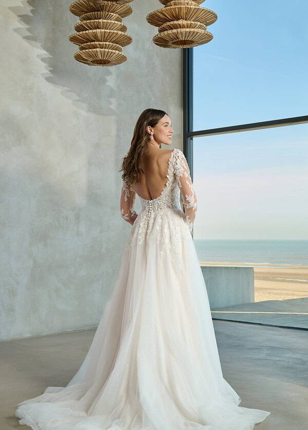 Trouwjurk Feather G van Azuree kopen bij Weddings 1