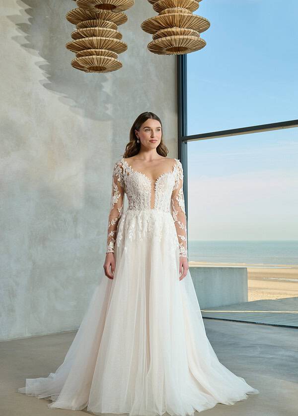 Trouwjurk Feather G van Azuree kopen bij Weddings 3
