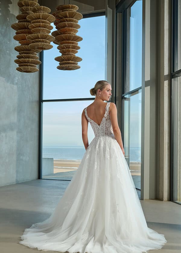 Trouwjurk February van Azuree kopen bij Weddings 1