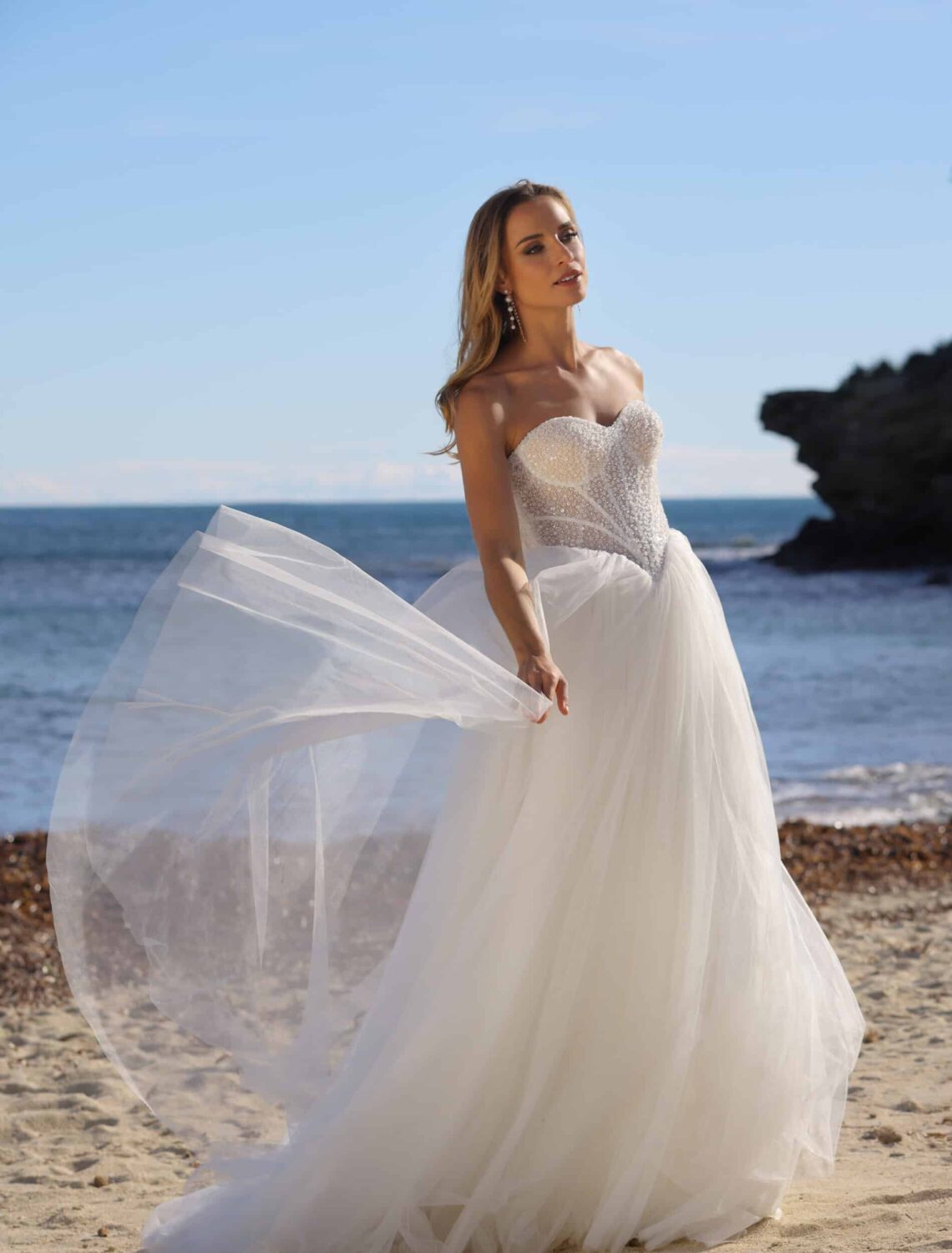 Trouwjurk Flirt van Azuree kopen bij Weddings 4