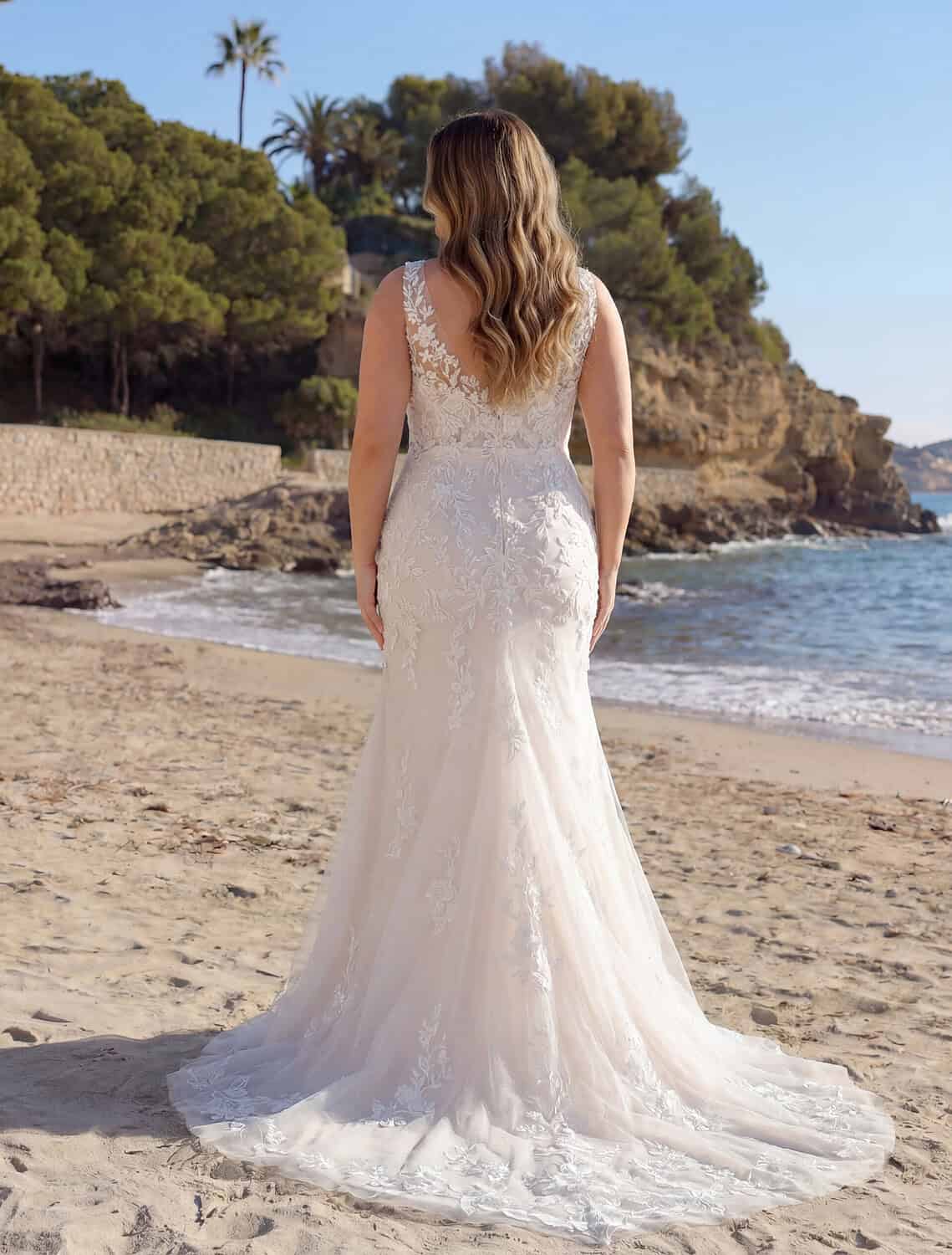 Trouwjurk Flow van Azuree kopen bij Weddings 1