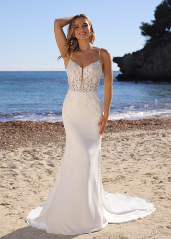 Trouwjurk Flynn van Azuree kopen bij Weddings 4