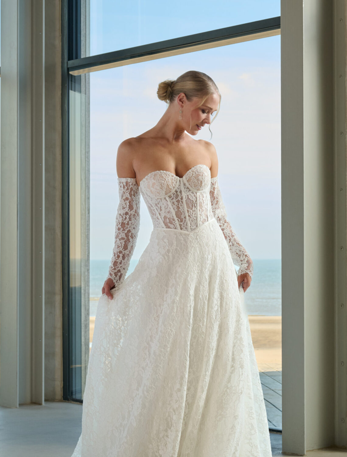 Trouwjurk Folara van Azuree kopen bij Weddings 3