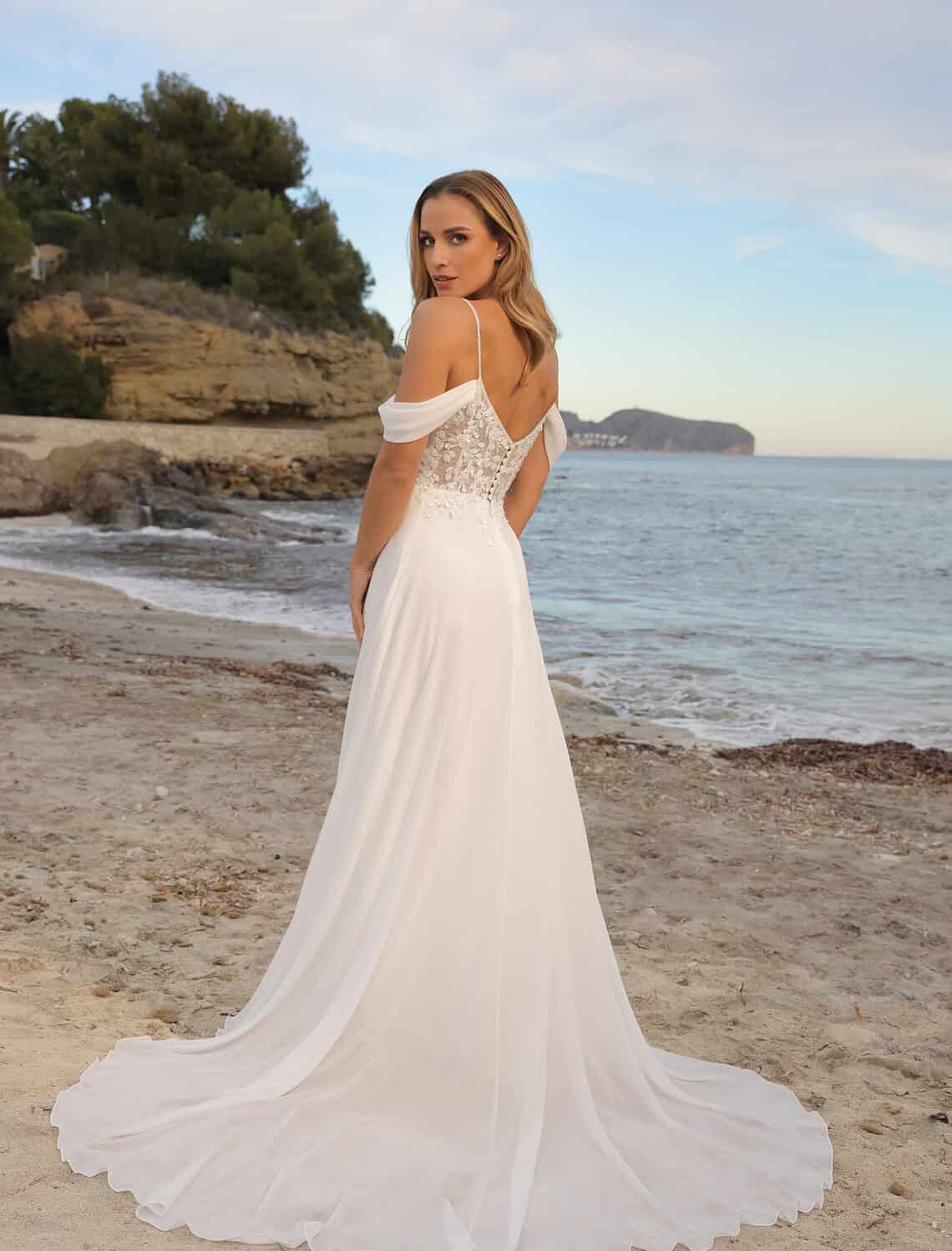 Trouwjurk Fortuna van Azuree kopen bij Weddings 1