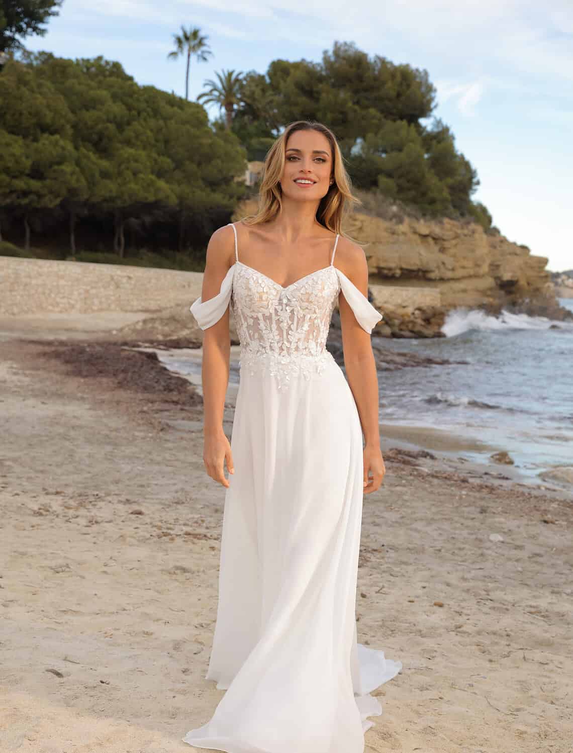 Trouwjurk Fortuna van Azuree kopen bij Weddings 4