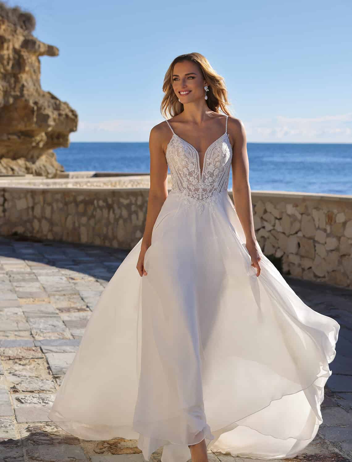 Trouwjurk Gita van Azuree kopen bij Weddings 3