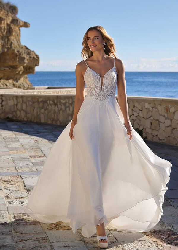Trouwjurk Gita van Azuree kopen bij Weddings 3