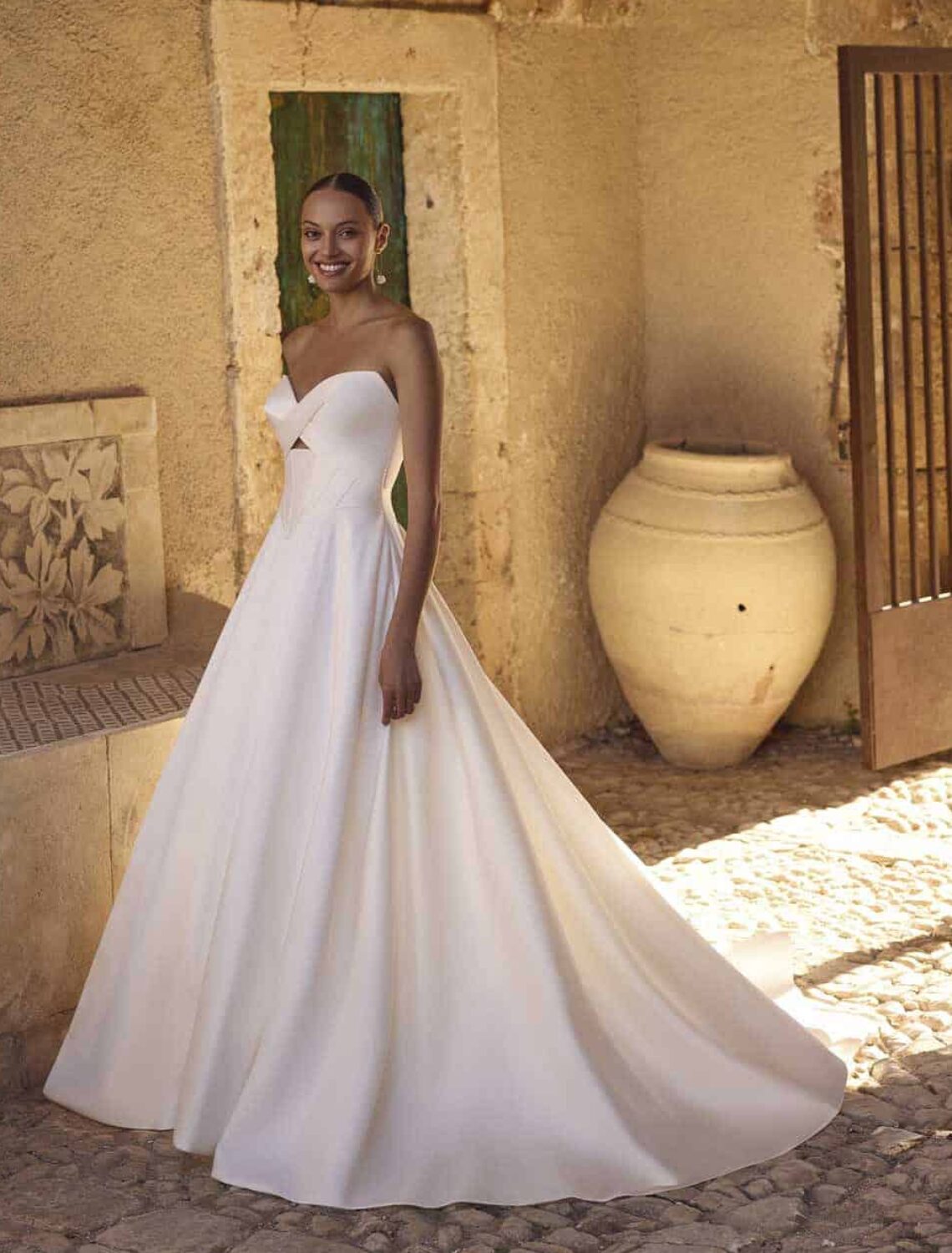 Trouwjurk Gitte van Modeca kopen bij Weddings 1