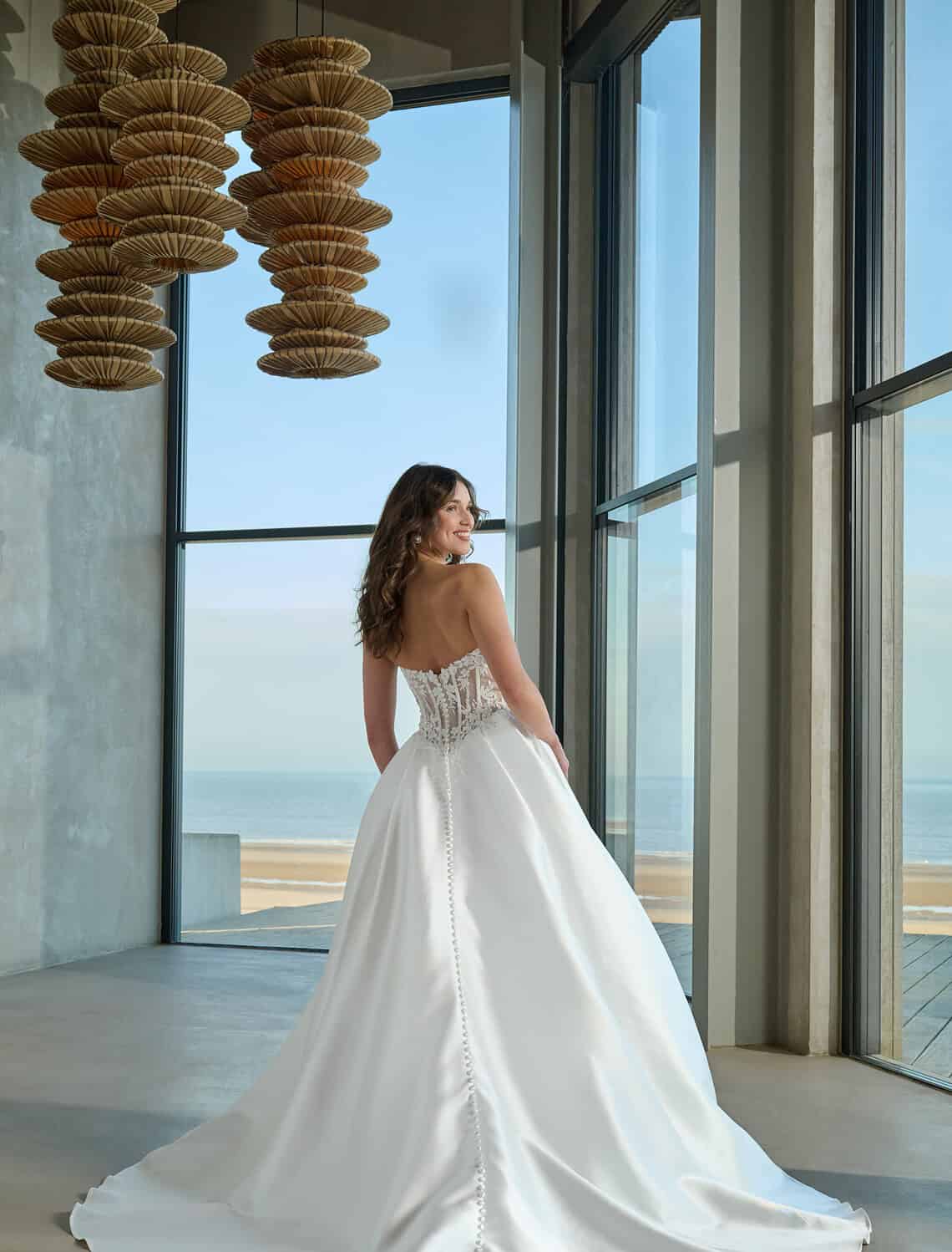 Trouwjurk Gloria van Azuree kopen bij Weddings 1
