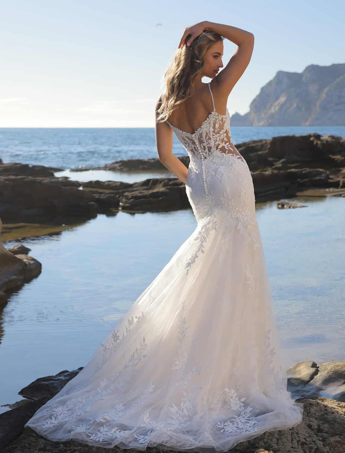Trouwjurk Goddess van Azuree kopen bij Weddings 1