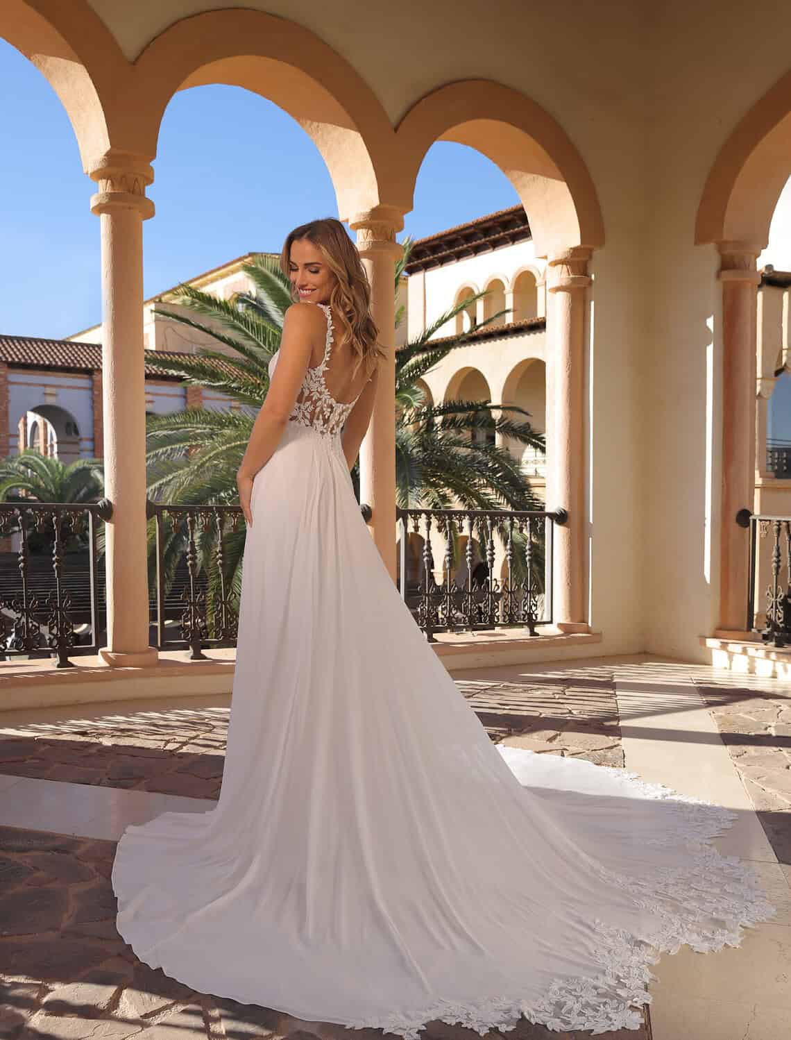 Trouwjurk Grayson van Azuree kopen bij Weddings 1