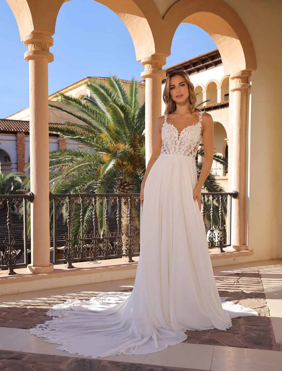 Trouwjurk Grayson van Azuree kopen bij Weddings 3