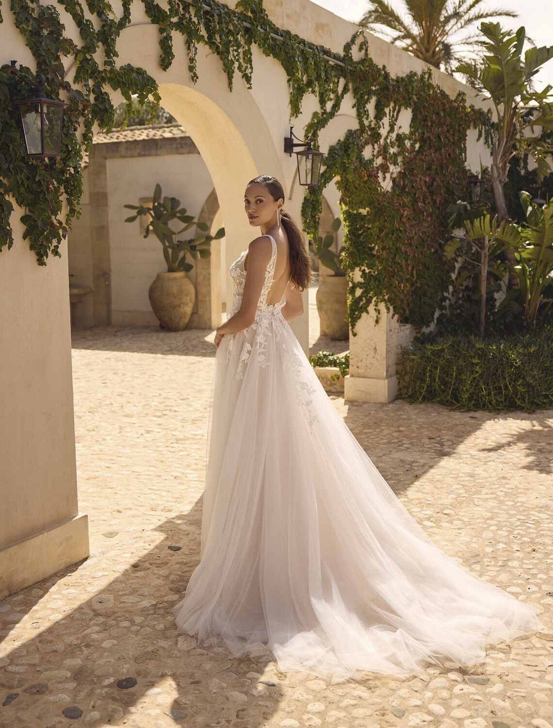 Trouwjurk Grea van Modeca kopen bij Weddings 2