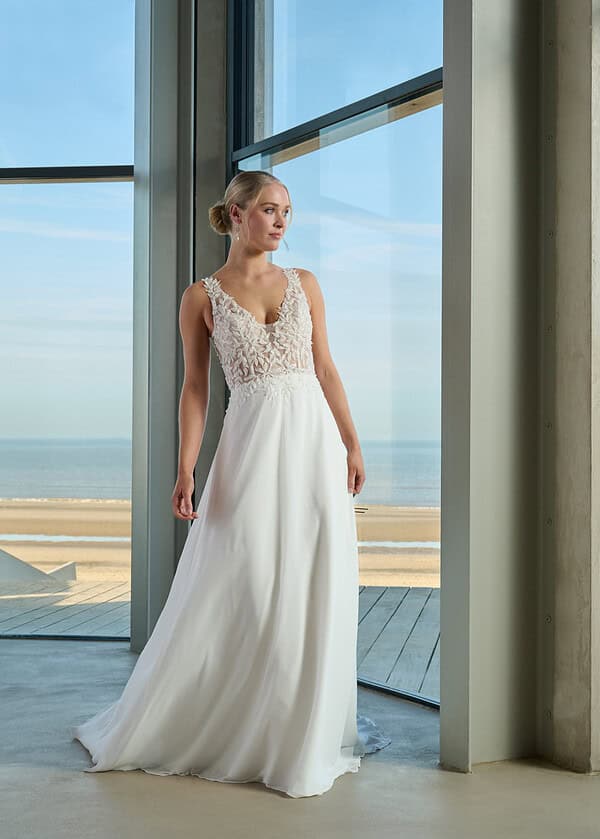Trouwjurk Hind van Azuree kopen bij Weddings 3