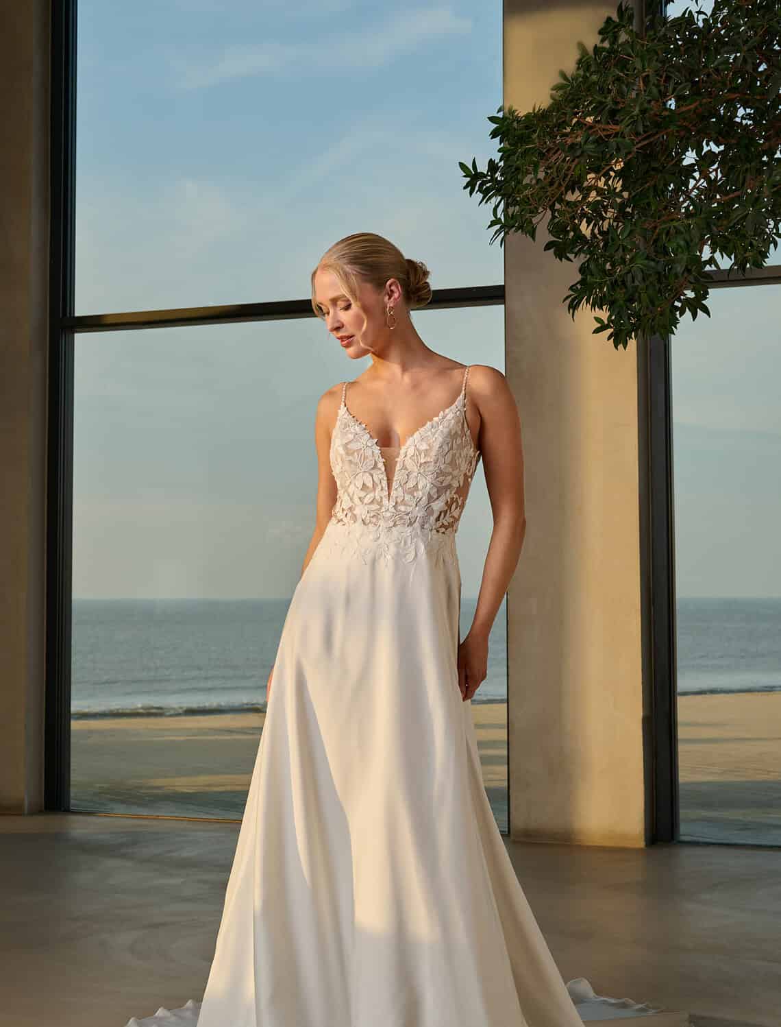 Trouwjurk Houston van Azuree kopen bij Weddings 3