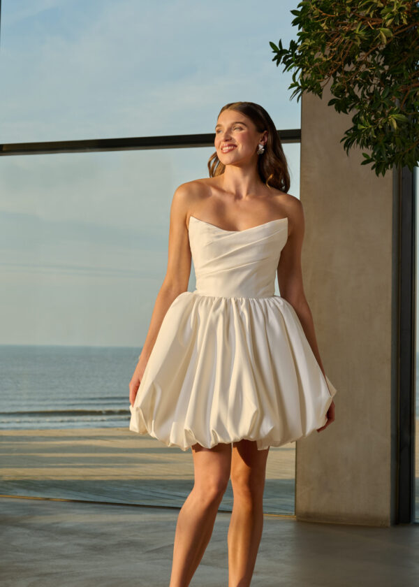 Trouwjurk Iverson van Azuree kopen bij Weddings 3