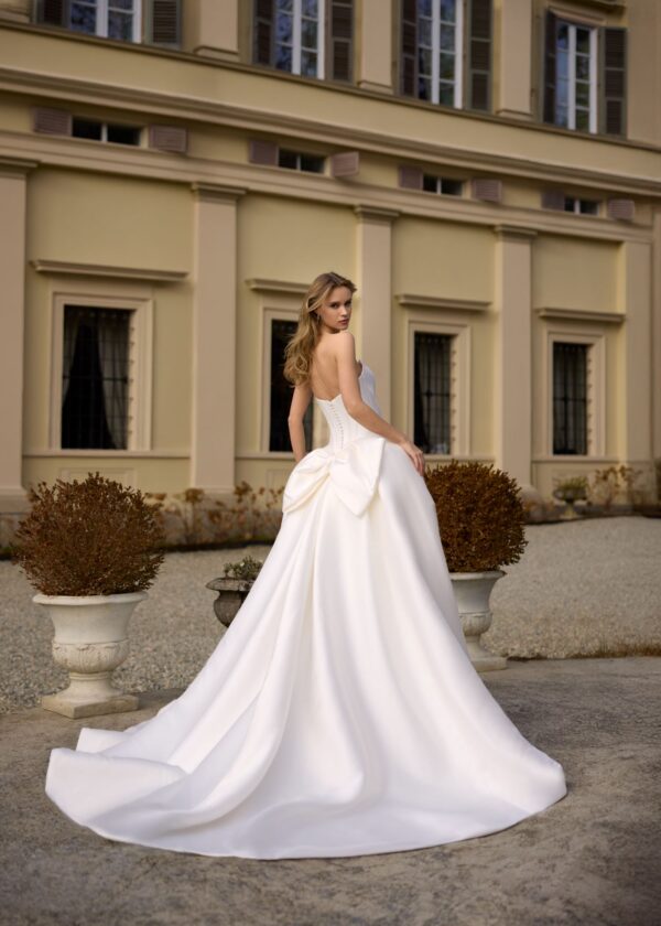 Trouwjurk Jenna van Randy Fenoli kopen bij Weddings 4