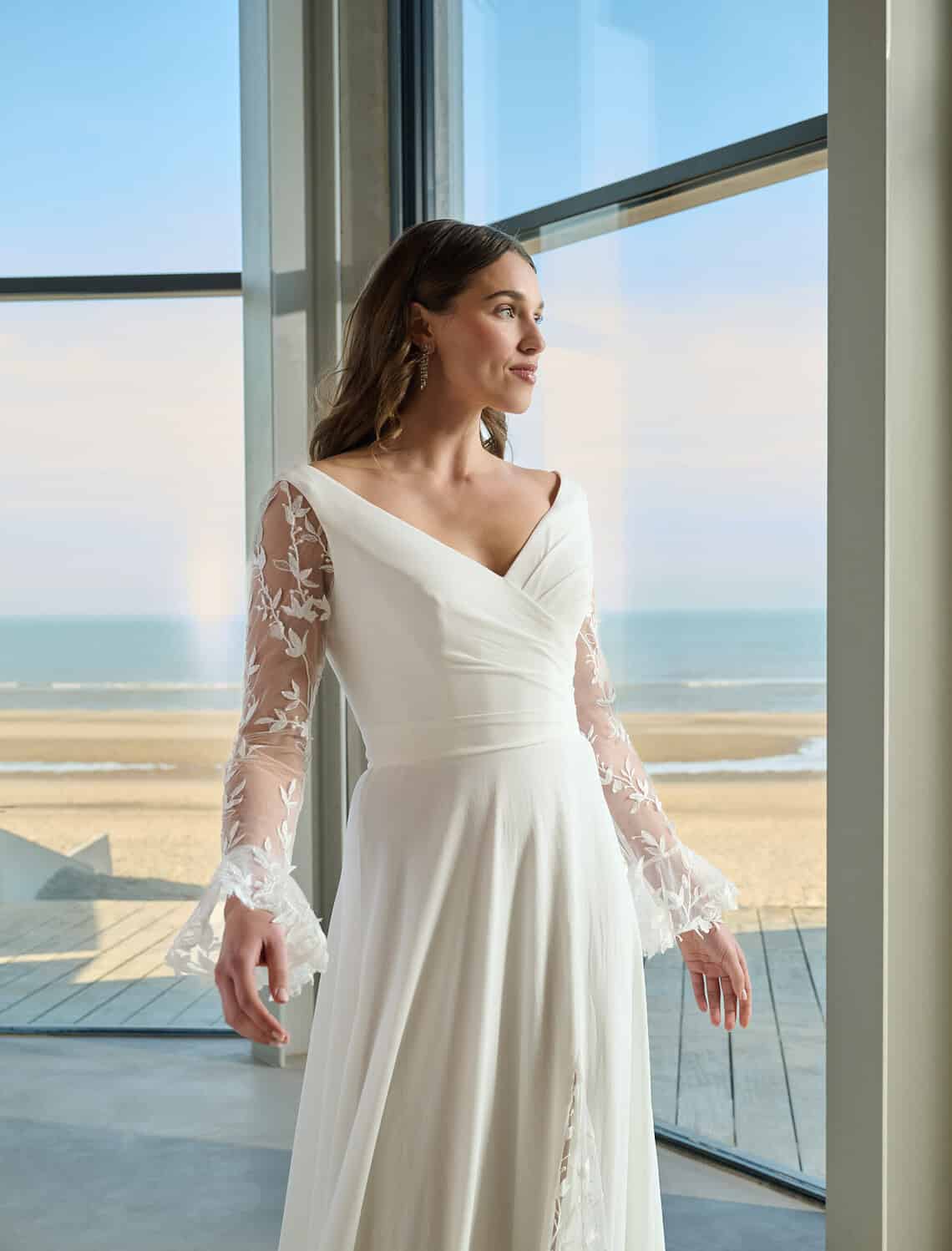 Trouwjurk Lazaro van Azuree kopen bij Weddings 2