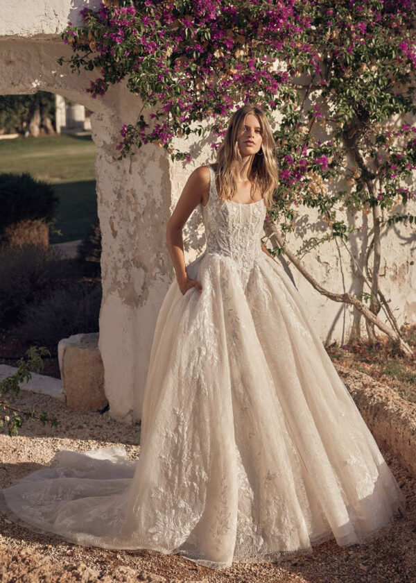 Jurk Lissandra van Modeca kopen bij Weddings 4