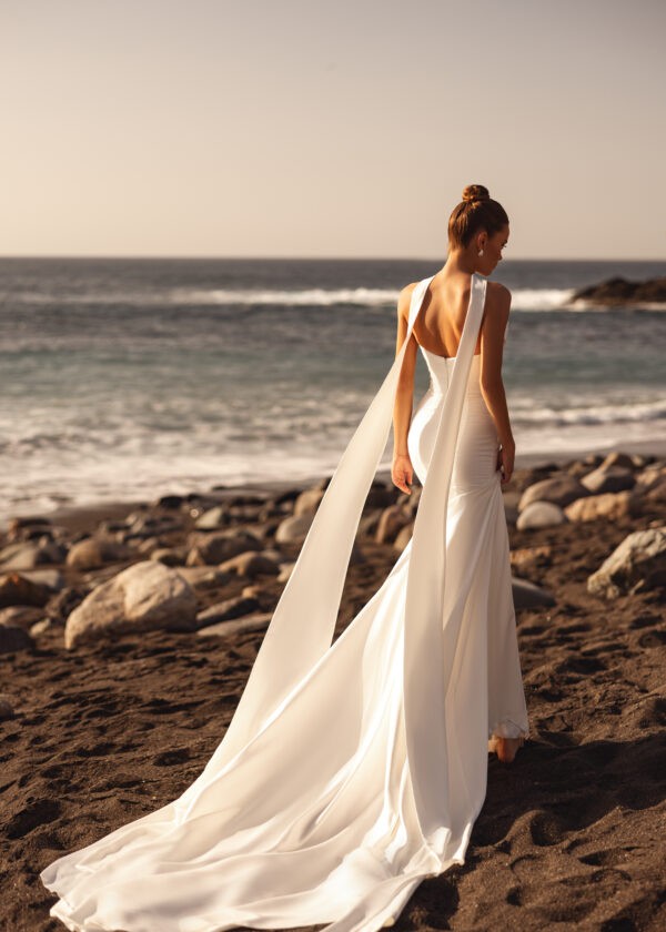 Trouwjurk Luna van DAMA Couture kopen bij Weddings 3