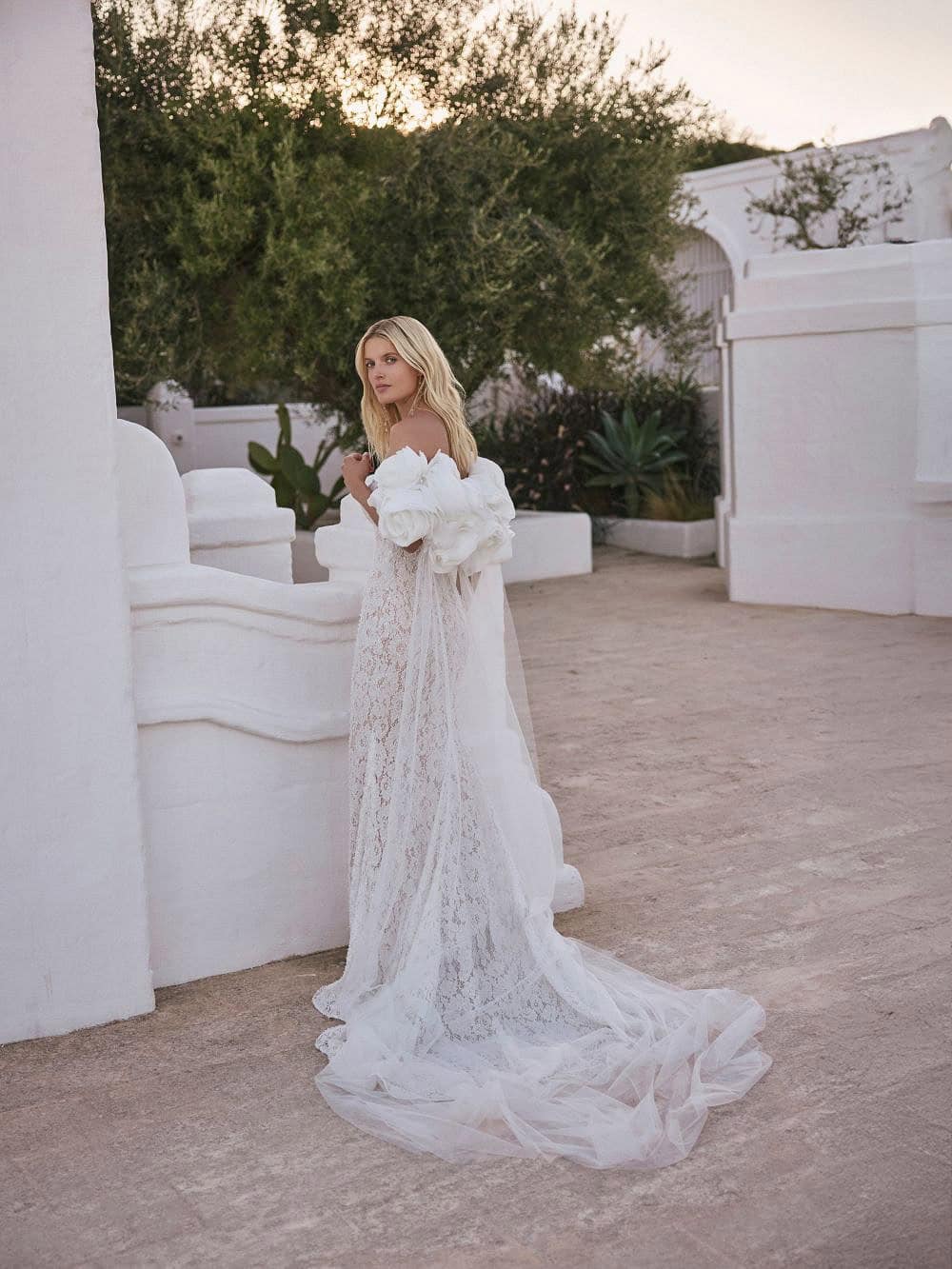Jurk Luriane van Modeca nu kopen bij Weddings 1