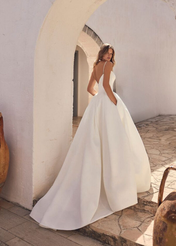 Jurk Lyrelle van Modeca nu te koop bij Weddings 1