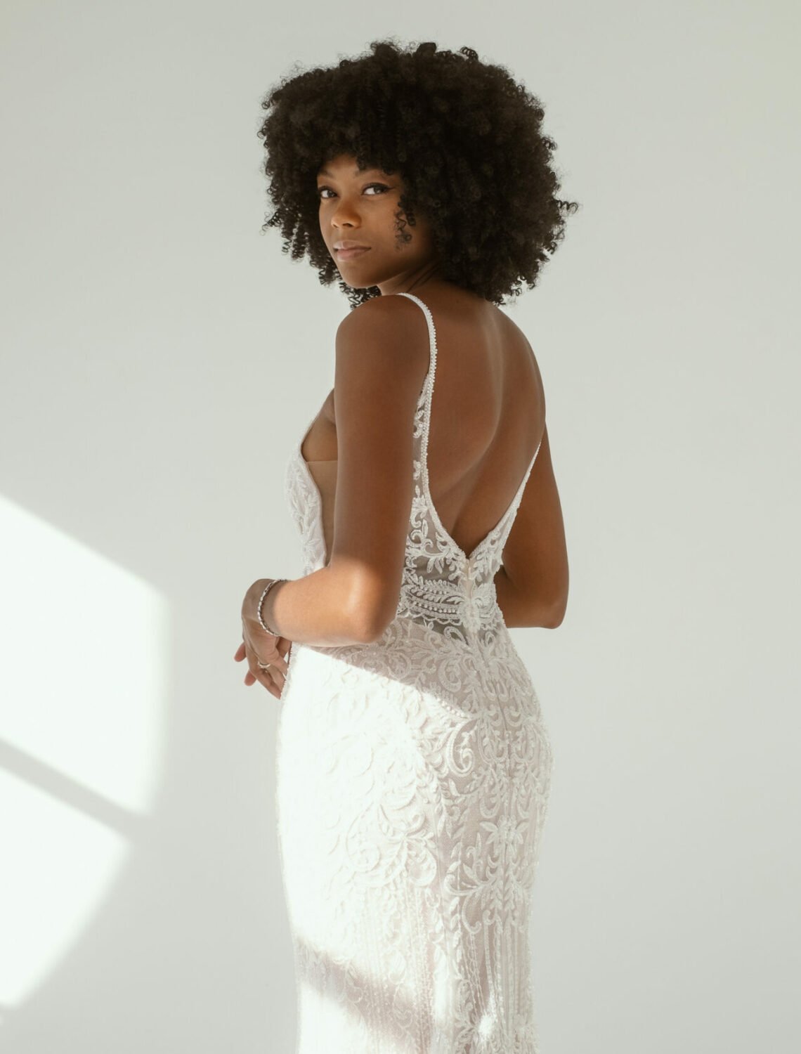 Trouwjurk D3837 van Essense of Australia kopen bij Weddings 3