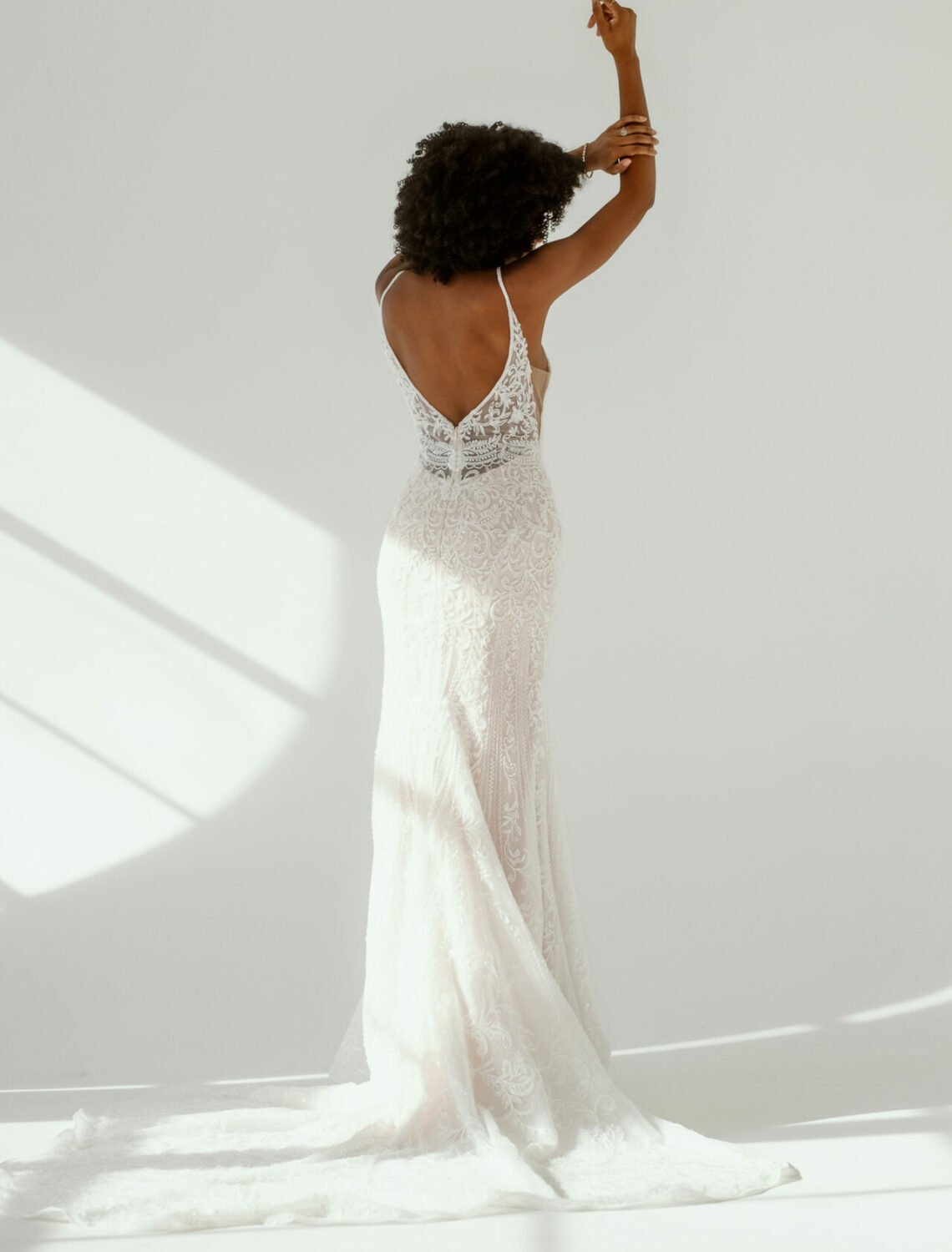 Trouwjurk D3837 van Essense of Australia kopen bij Weddings 4