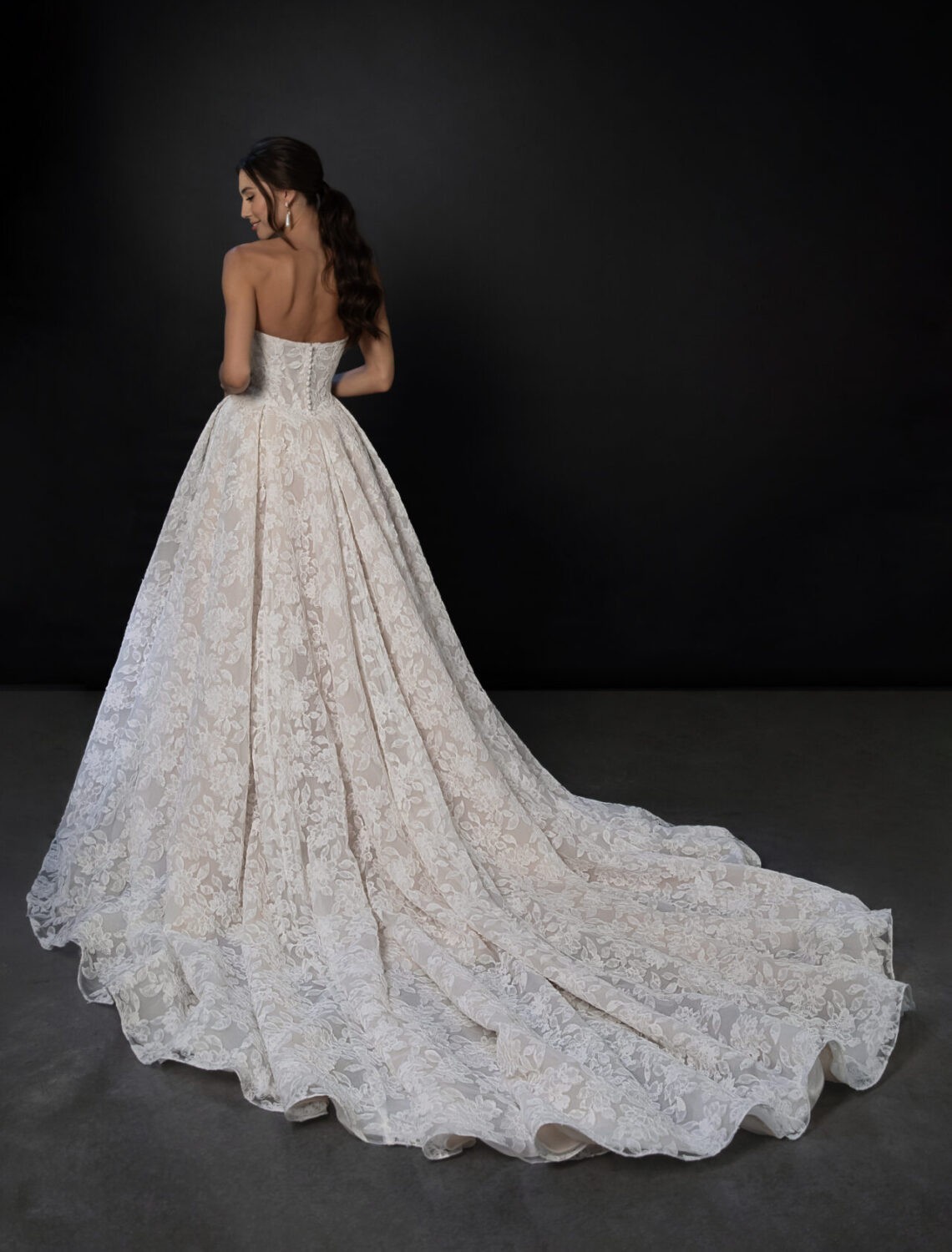 Trouwjurk ML1986 van Martina Liana kopen bij Weddings 4