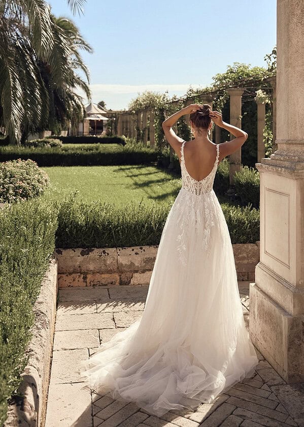 Jurk Mackenzie van Modeca nu kopen bij Weddings 1
