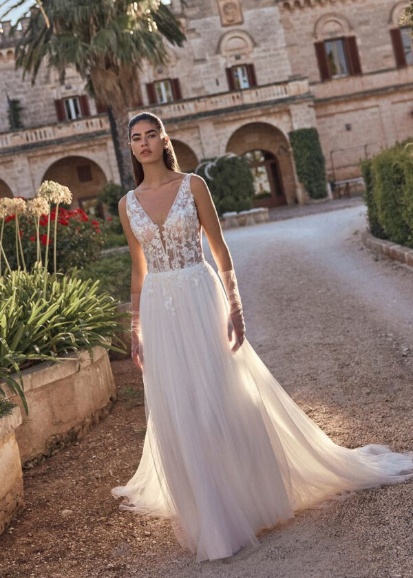 Trouwjurk Madelina van Modeca kopen bij Weddings 4