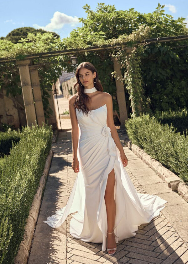 Trouwjurk Mila van Modeca kopen bij Weddings 4