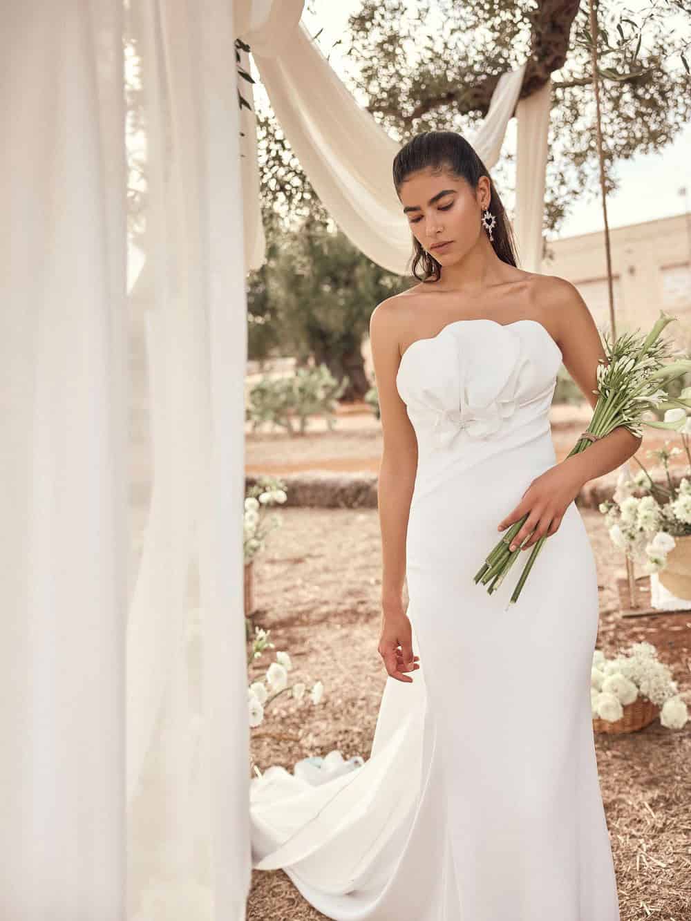 Trouwjurk Mona-D van Modeca kopen bij Weddings 3