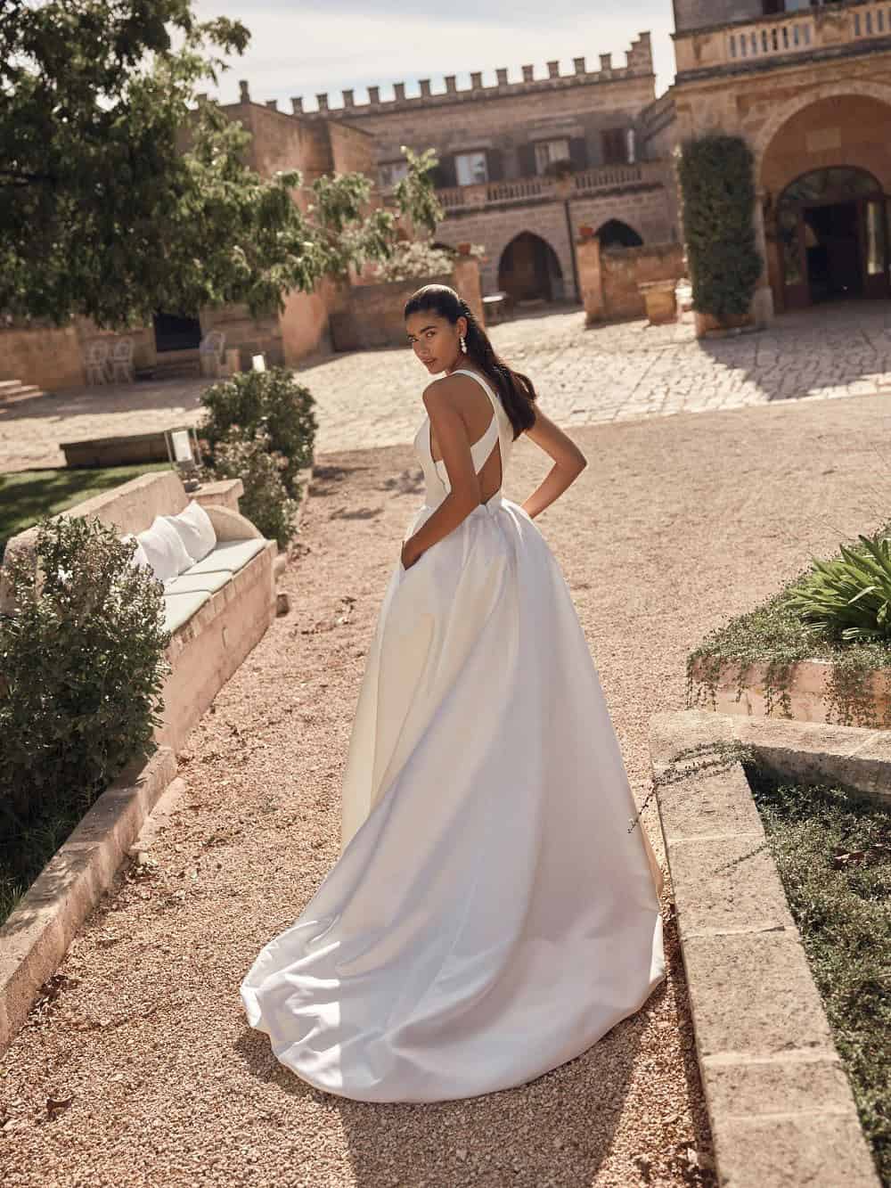 Trouwjurk Morina van Modeca kopen bij Weddings 1