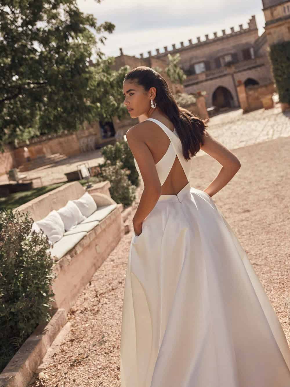 Trouwjurk Morina van Modeca kopen bij Weddings 3