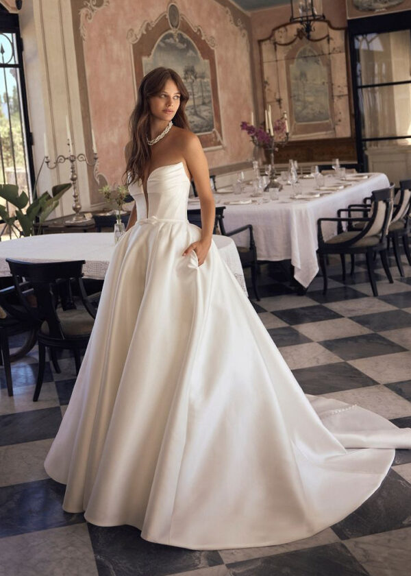 Jurk Mystique van Modeca nu kopen bij Weddings 4