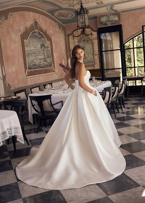 Jurk Mystique van Modeca nu kopen bij Weddings 1