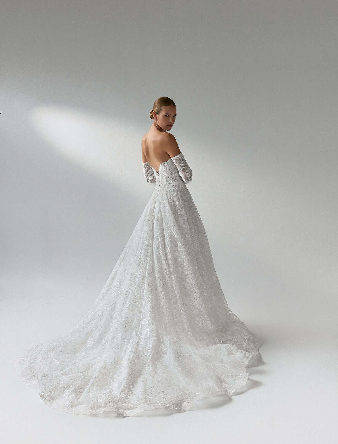 Trouwjurk Nora van Dominiss kopen bij Weddings 2
