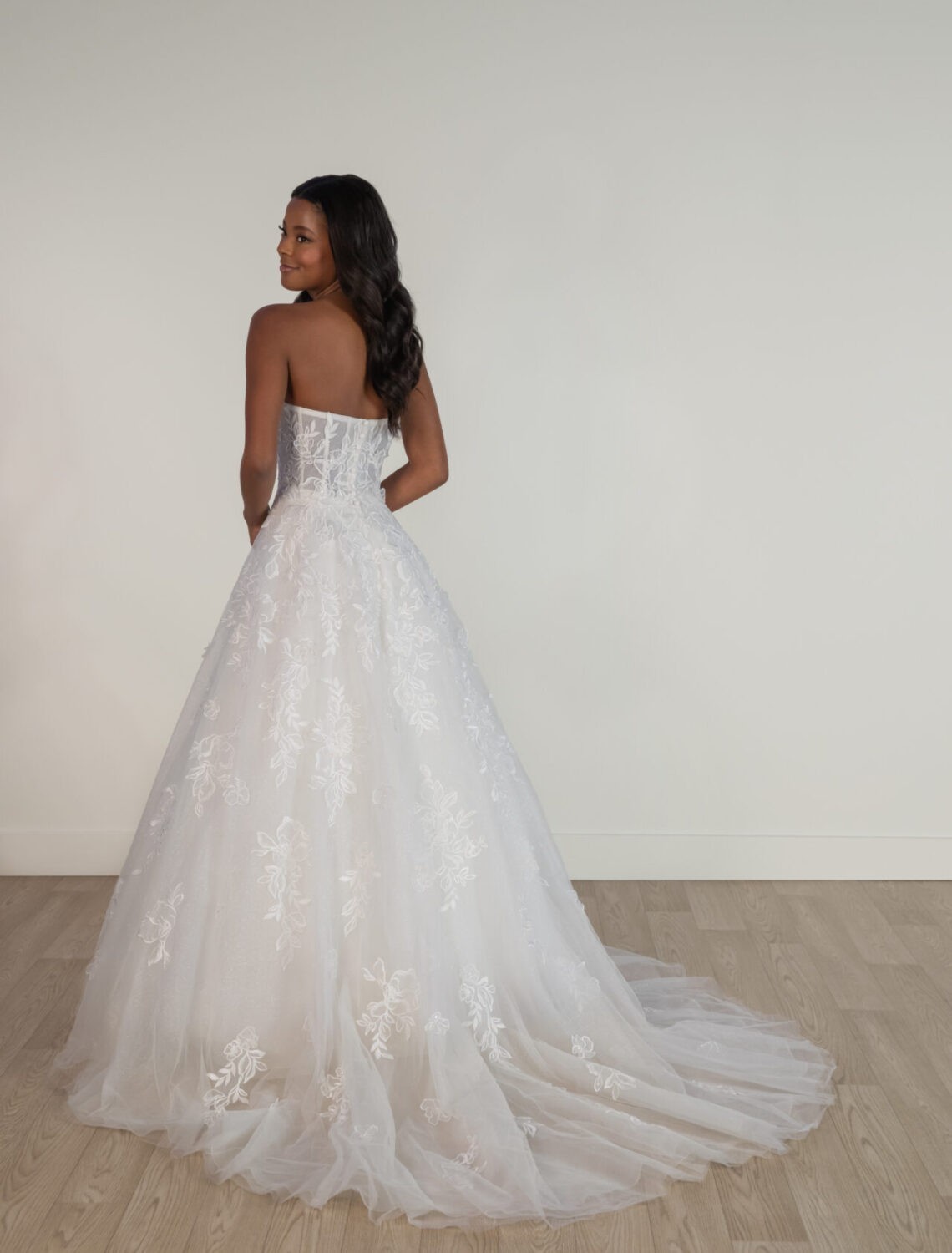 Trouwjurk SY8073 van Stella York kopen bij Weddings 4