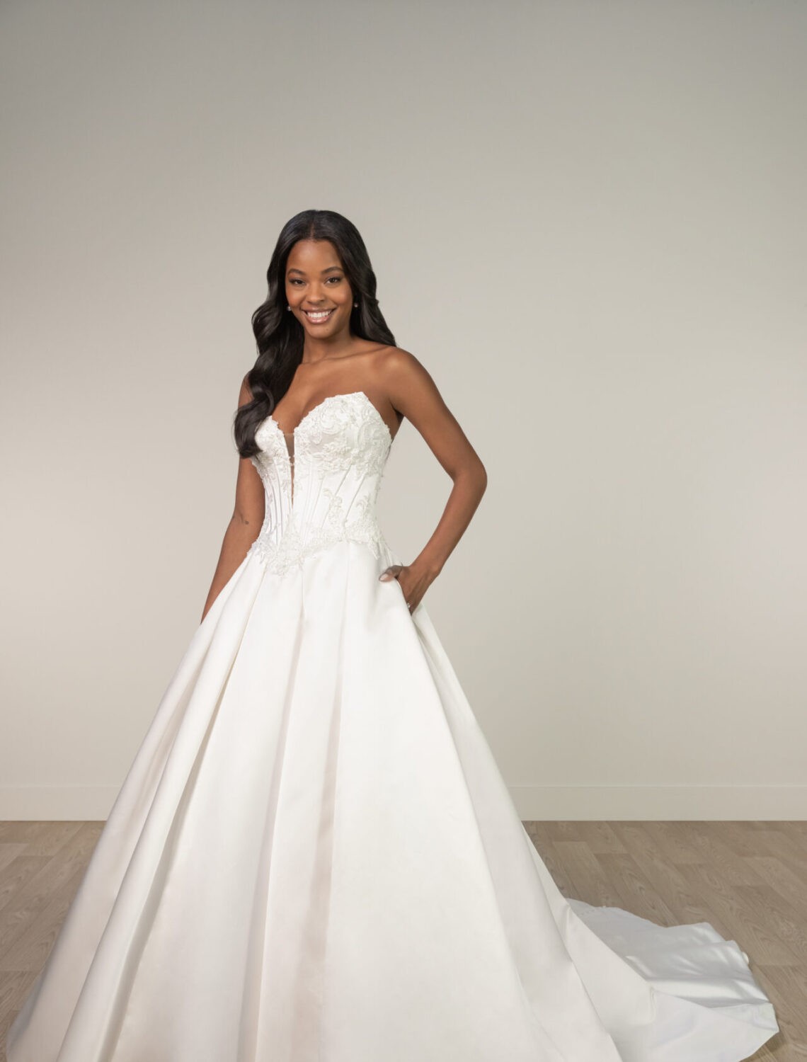 Trouwjurk SY8246 van Stella York kopen bij Weddings 4