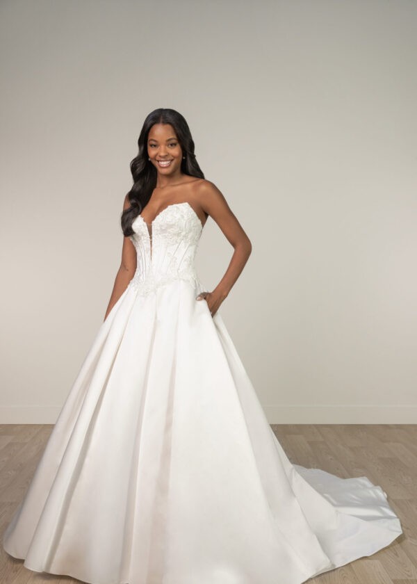 Trouwjurk SY8246 van Stella York kopen bij Weddings 4