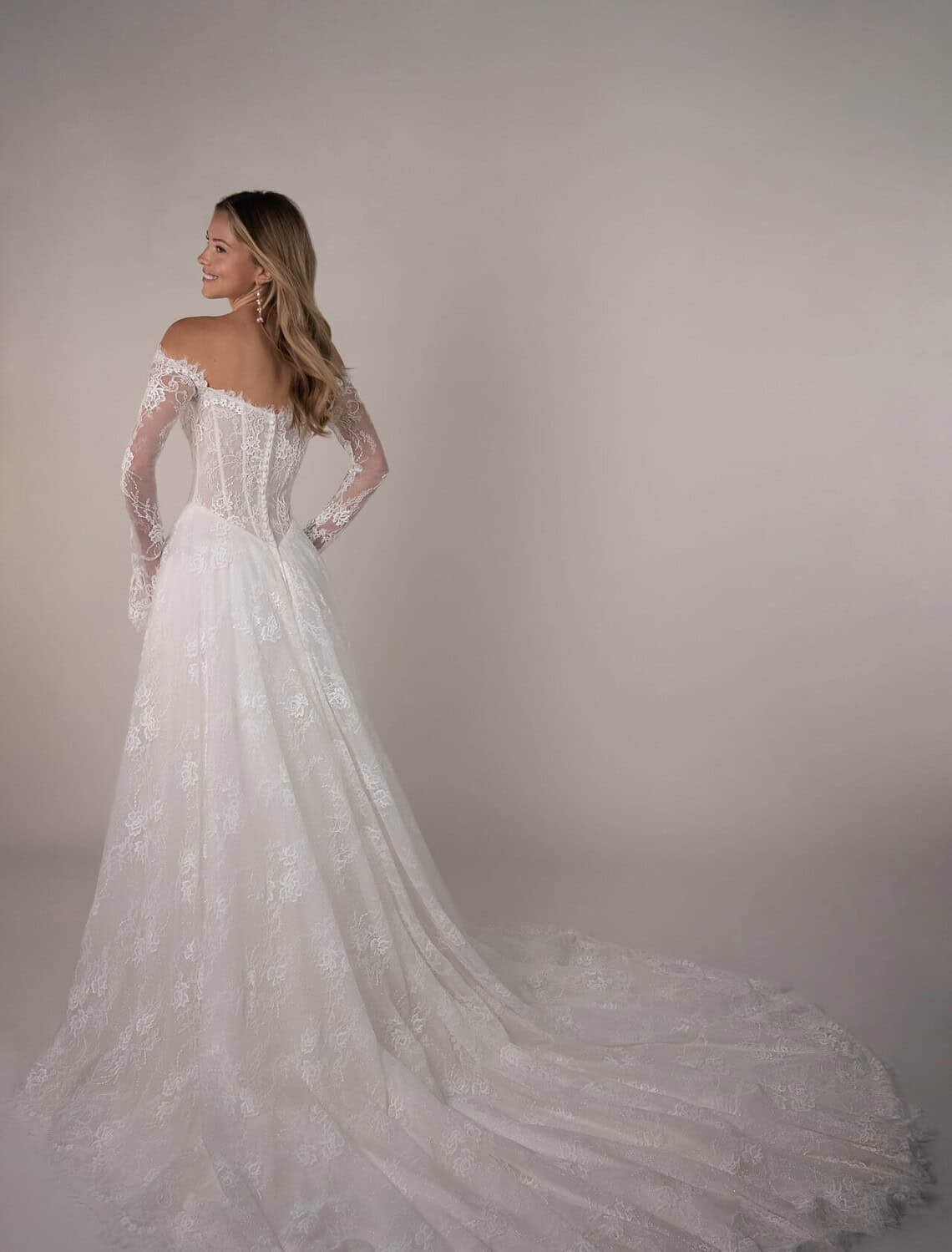 Trouwjurk SY8389 van Stella York kopen bij Weddings 2