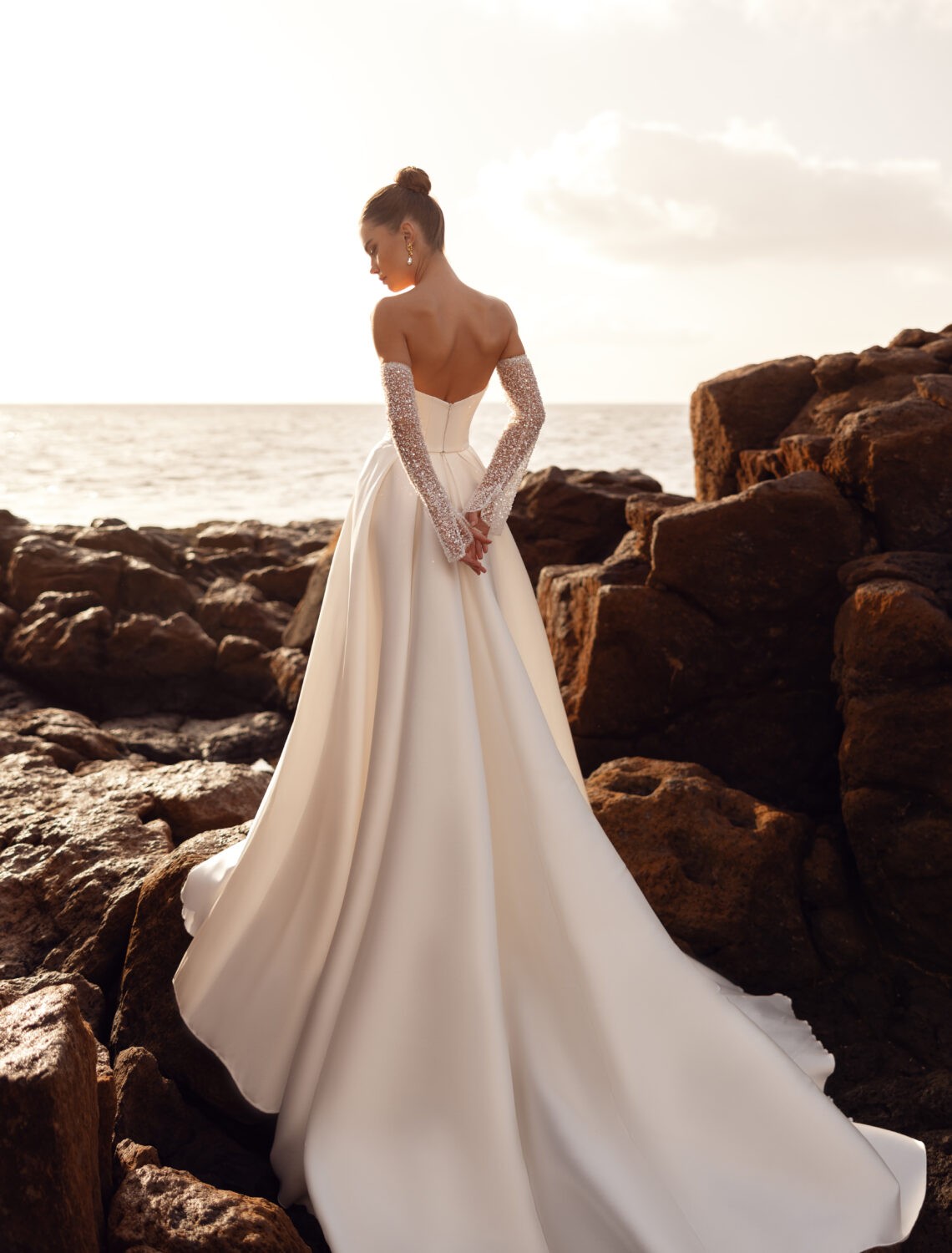 Trouwjurk Sarabi van DAMA Couture kopen bij Weddings 3
