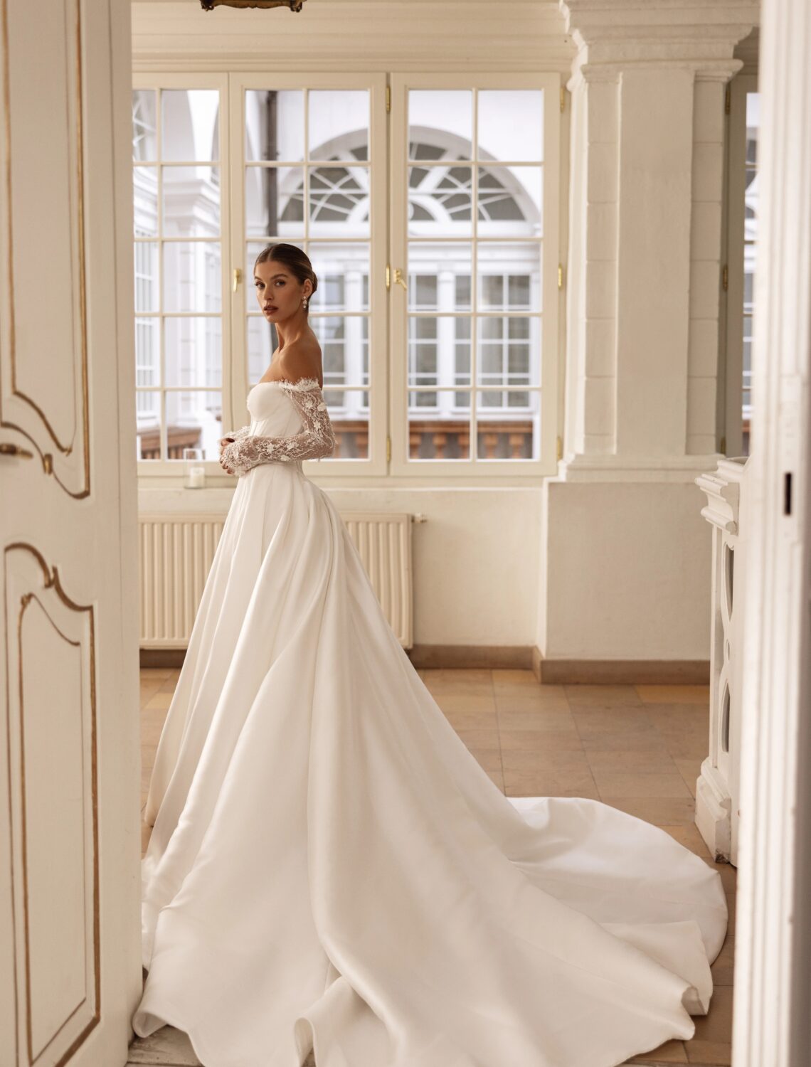 Trouwjurk Sybil van Tina Valerdi kopen bij Weddings 1