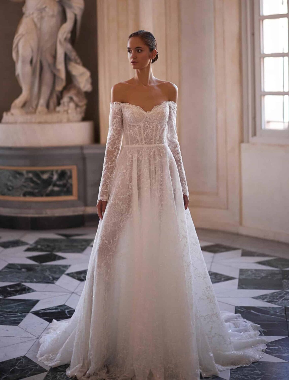 Trouwjurk Elysia van Yedyna kopen bij Weddings 3