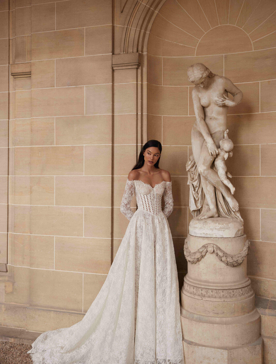 Trouwjurk Vionne van Yedyna kopen bij Weddings 5