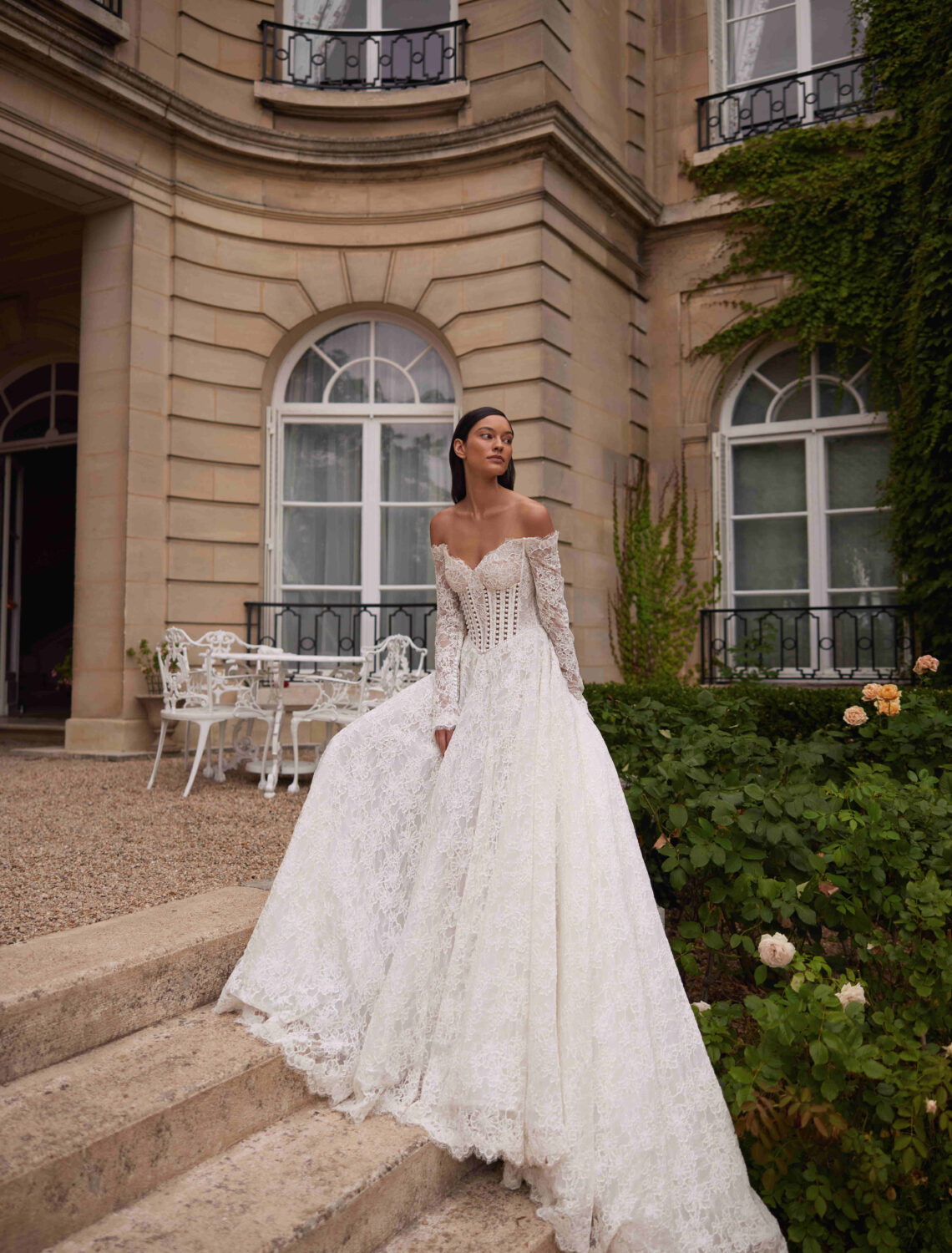 Trouwjurk Vionne van Yedyna kopen bij Weddings 4