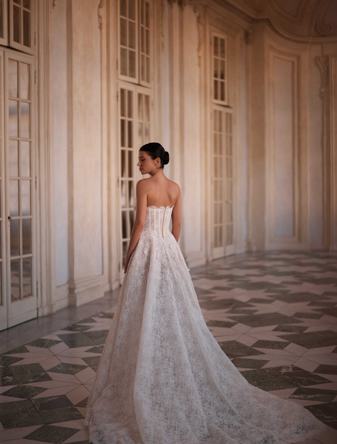 Trouwjurk Impresse van Yedyna kopen bij Weddings 3