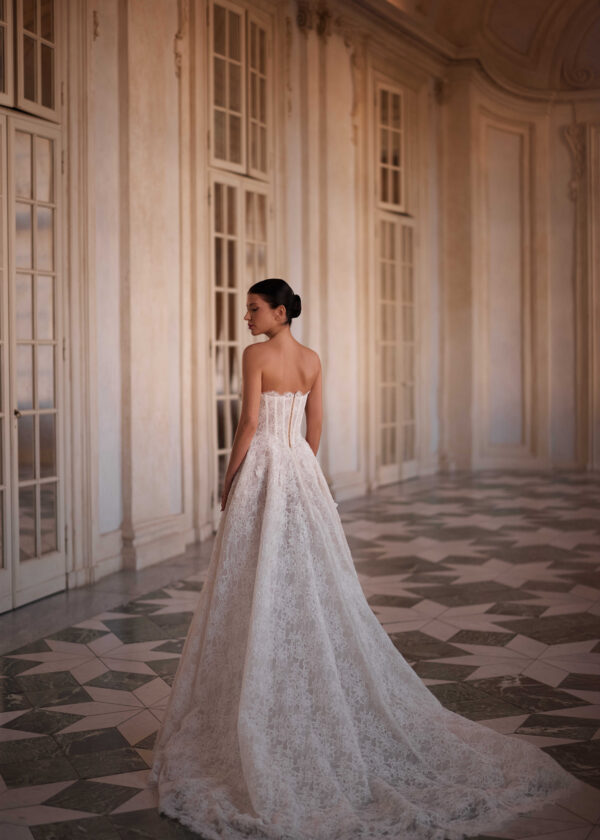 Trouwjurk Impresse van Yedyna kopen bij Weddings 3