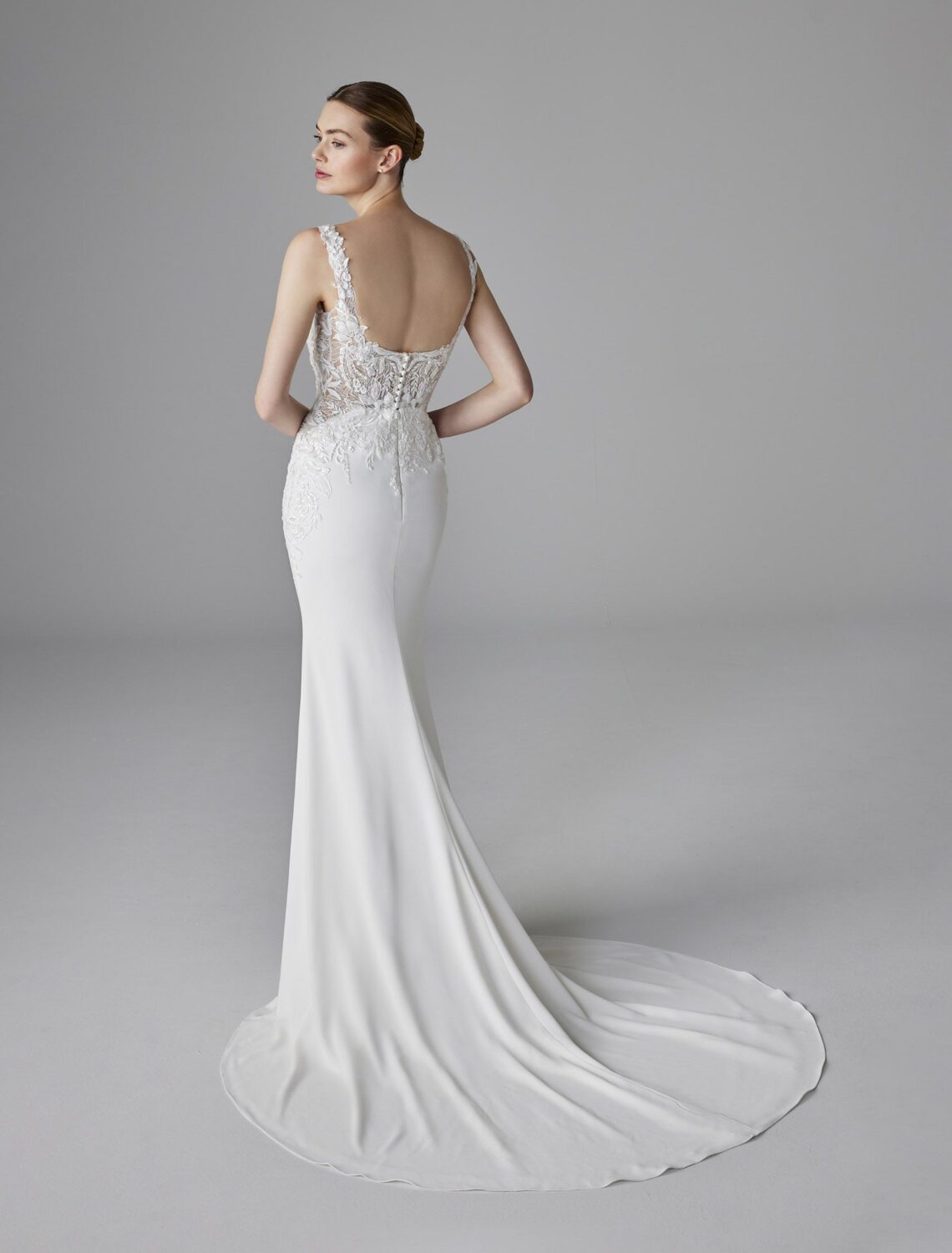 Trouwjurk Alix van Pronovias kopen bij Weddings 3